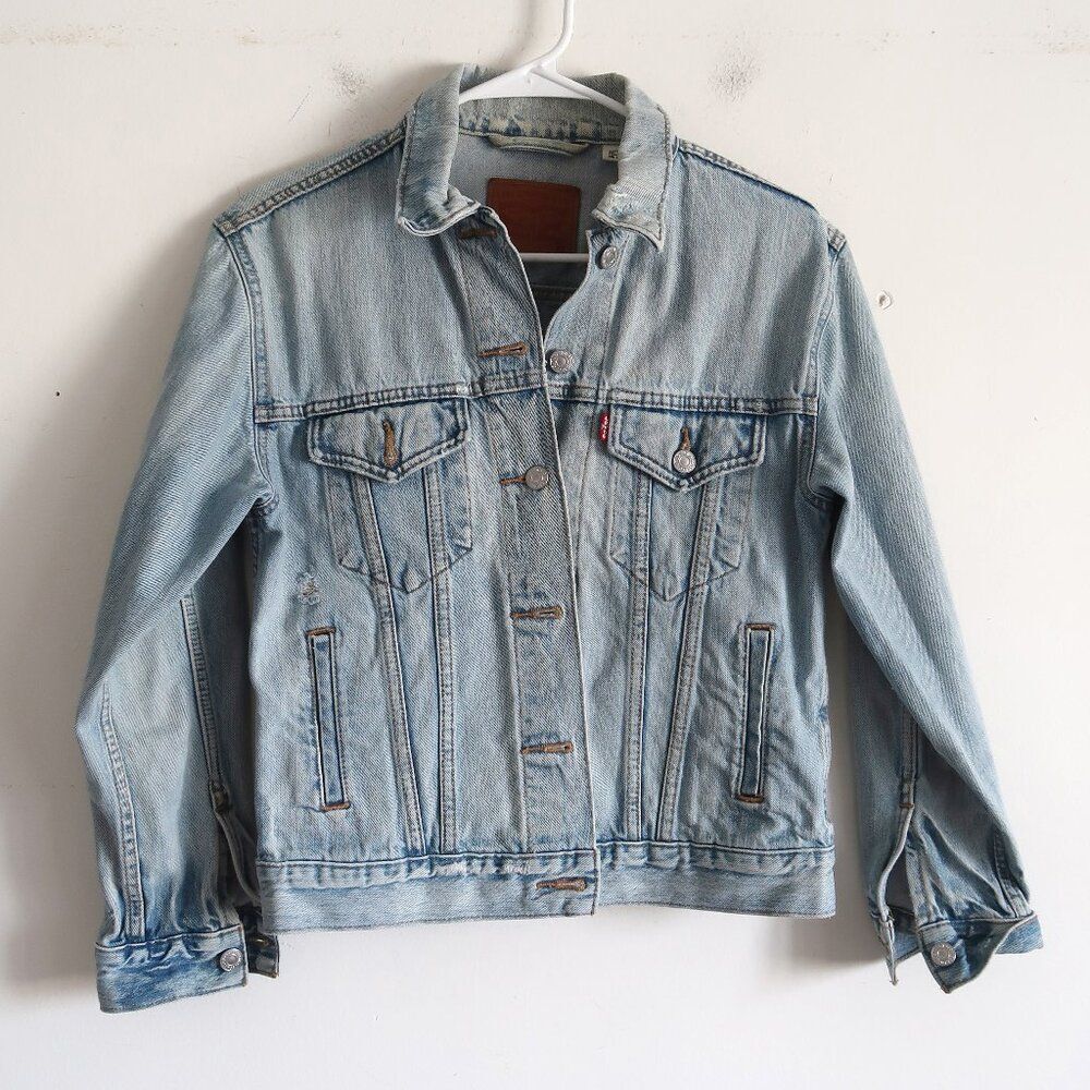 Levi's Lightwash Denim Jacket - Size XS
